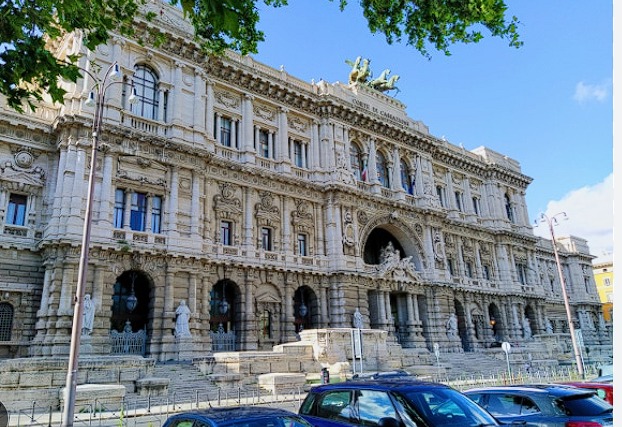 Sin audiencia, sin suspensión: aclaración  sobre la Corte de Casación